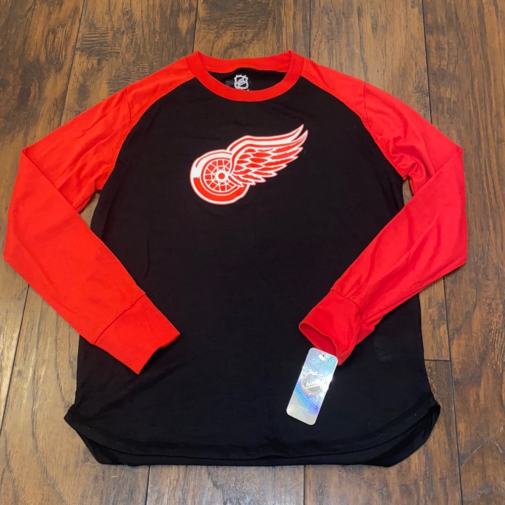 NHL Official LicensedProduct Red Wings Long Sleeve Front & Back Graphic β¦